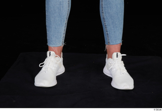 Vinna Reed foot shoes sports white sneakers 0001.jpg